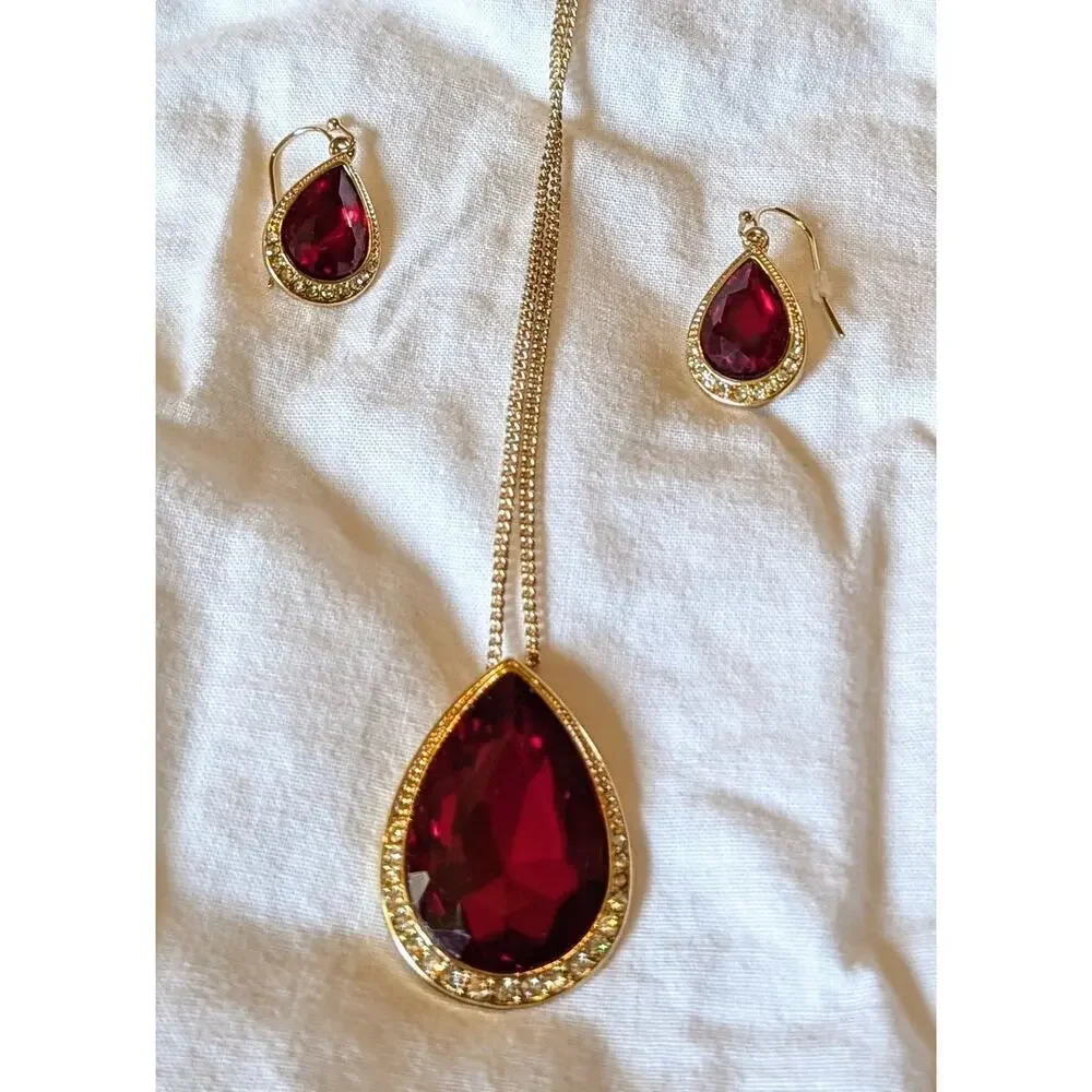AVON Radiant Teardrop Necklace & Earring Giftset Goldtone w/Red Ruby Faux Stone